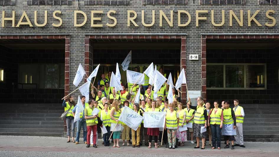 Streik Rundfunkchor Berlin vor dem Haus des Rundfunks